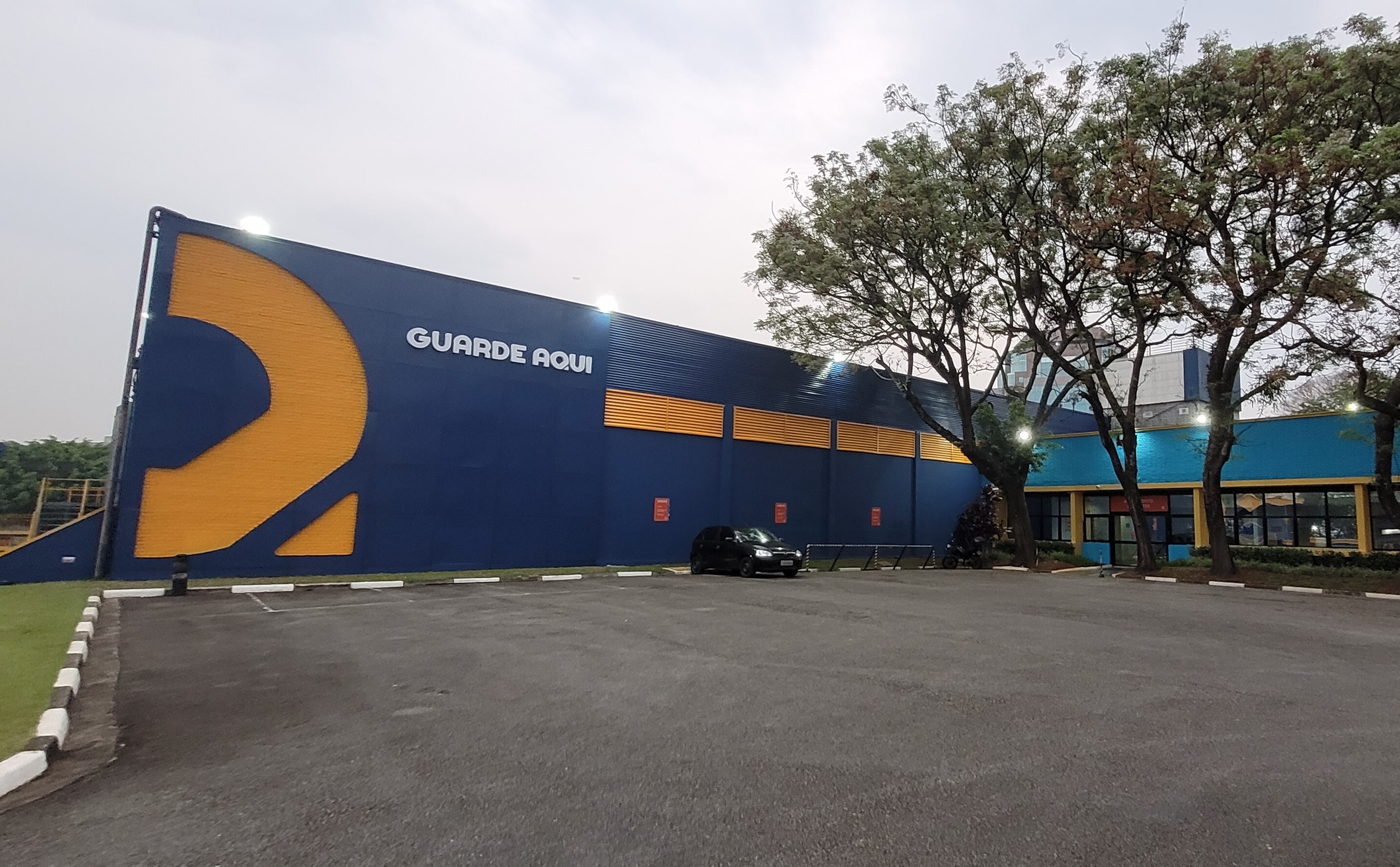 Fotografia da fachada do Guarde Aqui Unidade Santo Amaro